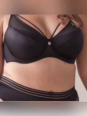 Black Full-Coverage Underwire Bra with Mesh Trim